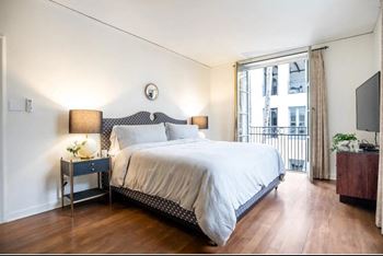 Queen size bed